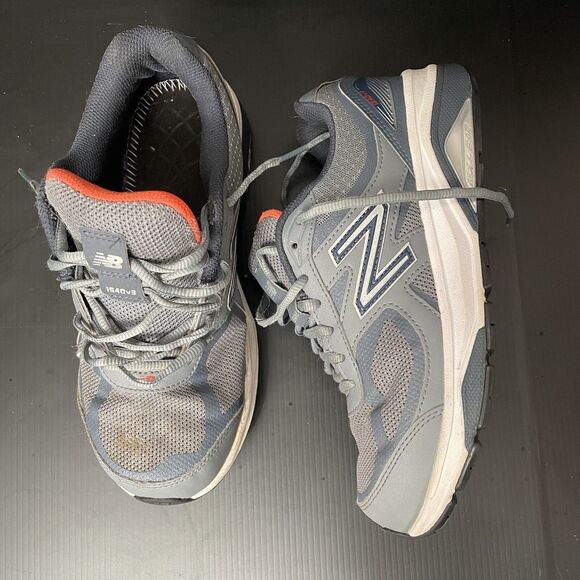 New Balance 1540v3 Running Walking Shoes W1540GD3 Gray Infrared Womens Size 8.5 - Picture 1 of 14